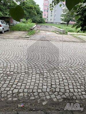Подземен гараж до Събота пазар!