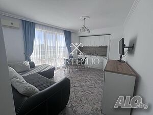 Панорамен двустаен апартамент на метри от морето - без такса поддръжка