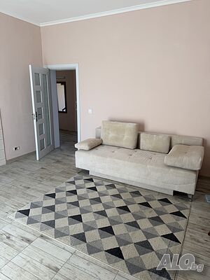 Къща в с. Винарско с двор 10 сотки (1000 кв.м.)