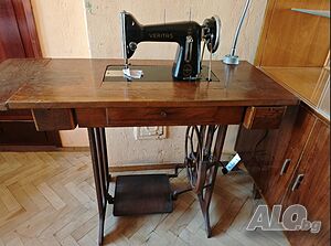 Винтидж шевна машина VERITAS с оригинална шивашка маса и педал - 150 €