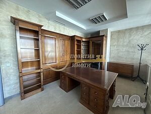 Отдава под наем офис на бул. България