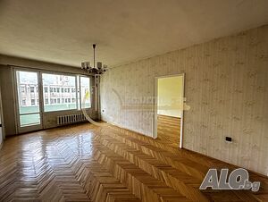 Продава необзаведен тристаен апартамент в ж.к. Бъкстон