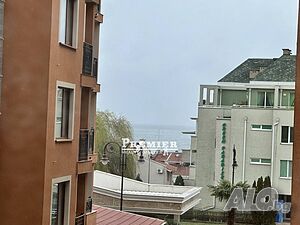 Обзаведен двустаен апартамент в Свети Влас с частична гледка към морето