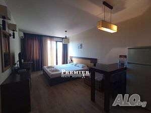 Чудесно обзаведено студио в затворен комплекс в Кошарица
