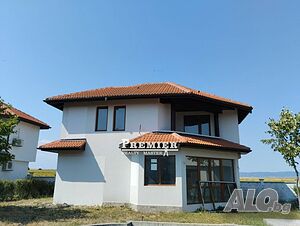 Уютна 3-стаен къща 146м² в охраняемо селище край Ахелой