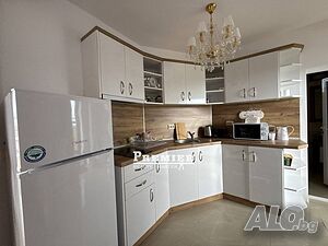 Слънчев 2-стаен апартамент 92м² с просторна тераса