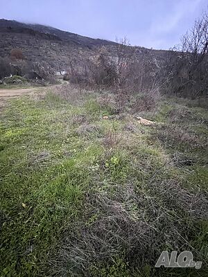 Продава парцел във вилна зона