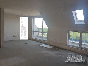 светъл мансарден апартамент с две спални