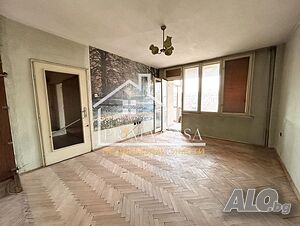 ТРИСТАЕН АПАРТАМЕНТ С ЧЕТИРИ ОТДЕЛНИ ПОМЕЩЕНИЯ В КВ. КАМЕНИЦА 1