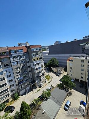 Младост, до Делта Планет Мол, на бул. Сливница, тухла- 84 000евро