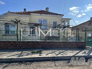 Продава се къща в кв. Рудник