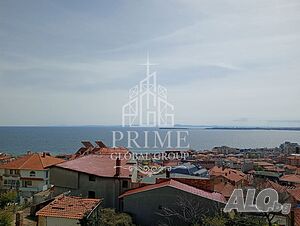 Тристаен в Свети Влас с панорамна гледка, без такса поддръжка