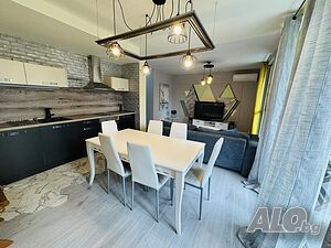 Продава се обзаведен тристаен апартамент с двор от 105кв.м. и паркомясто, в Сарафово