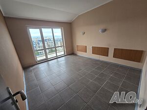 Продажба на тристаен апартамент в близост до Какао бийч