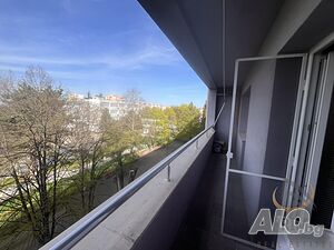 Многостаен апартамент с площ от 101 кв.м. в панелен блок, кв. Славейков