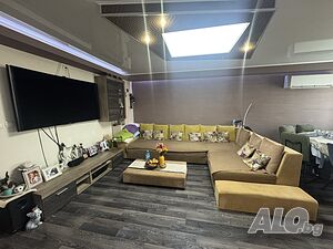 С Акт 16. Тристаен апартамент за продажба на метри от Руската гимназия. Лична оферта!