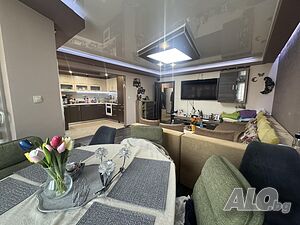 С Акт 16. Тристаен апартамент за продажба на метри от Руската гимназия. Лична оферта!