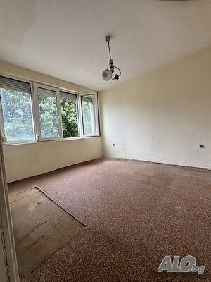 Двустаен апартамент за продажба до новата детска болница в кв. Зорница.
