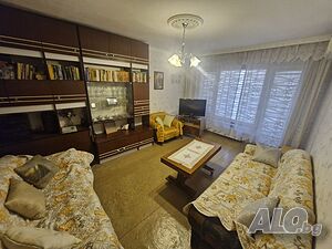Двустаен апартамент в блок 26, кв. Славейков, до у-ще Антон Страшимиров. С ТЕЦ