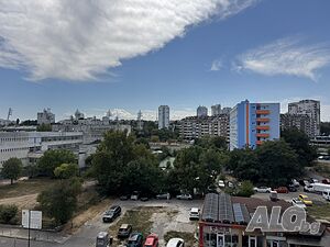 Двустаен апартамент за продажба в кв. Зорница. С ТЕЦ и гледка море