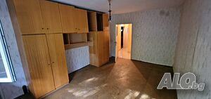 Тристаен апартамент в панелен блок в кв. Изгрев, в района на Била. С ТЕЦ