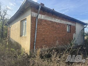 Продажба на къща с двор от 615 кв.м. в село Драчево