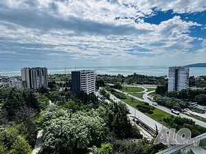 Ексклузивно! Апартамент с нескриваема морска гледка в сграда ’’Бриз Хоумс’’