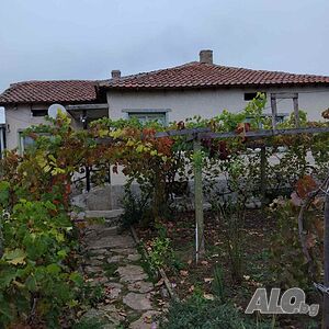 с. Видно, общ. Каварна - Масивна къща 103 кв.м. с голям двор 2370 кв.м. - цена 38 000 евро