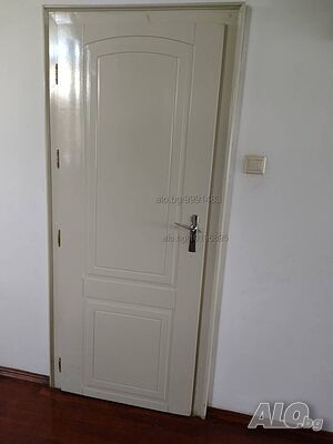 Дървена интериорна врата с каса / перваз