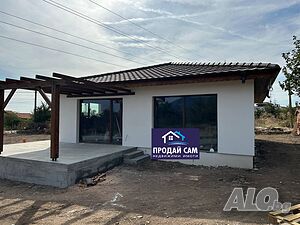 Продава къща в. зона