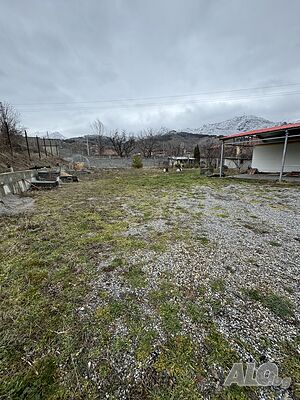 Парцел до бензиностанция Шел