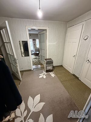 Втори етаж от самостоятелна къща - паметник на културата, център на Сливен Етаж от къща 152 кв.м РЗП 190 кв.м двор | Къщи, Вили | Център Сливен