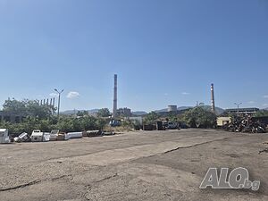 Промишлен парцел, до главна пътна артерия, ведно със сгради в него, 4465кв.