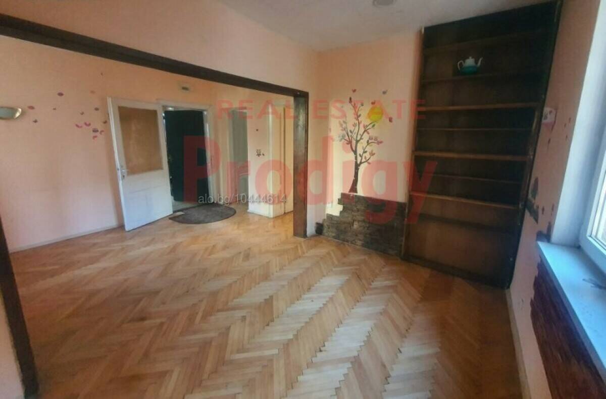 Дава под наем Къща гр. София - Лозенец 270m²