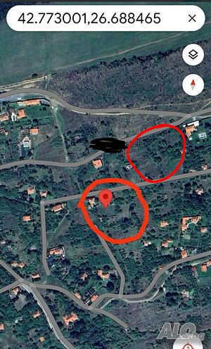 В района на скаленското езеро, тишина и спокойствие. 2бр. дворни места с невероятна гледка. БАРТЕР.