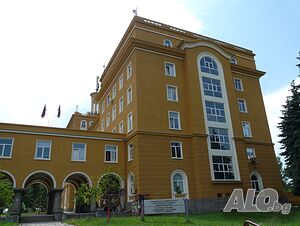 Факултет по химия и фармация при СУ Св. Климент Охридски търси да назначи общ работник