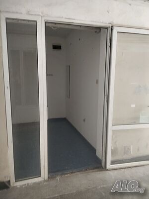 Продава помещение на две нива, 6 кв.м партер + 7 кв.м изба