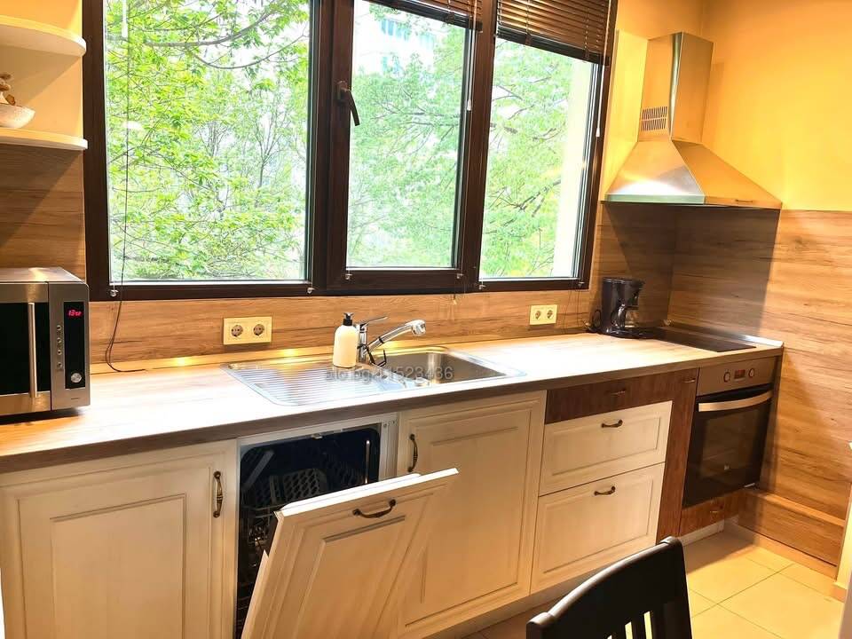 3ст. Слатина 650€