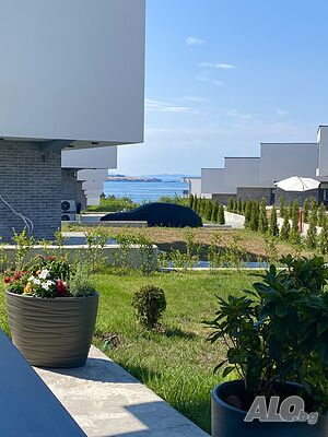 Комплекс SONATA Sea Villas на първа линия на централния плаж на гр. Ахтопол.