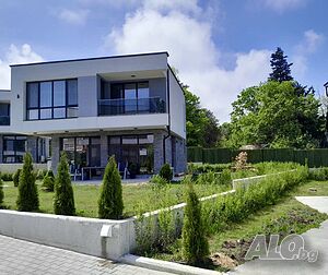 Комплекс SONATA Sea Villas на първа линия на централния плаж на гр. Ахтопол.