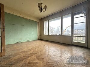 Многостаен апартамент до УМБАЛ Пълмед - За продажба - Христо Смирненски