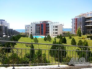Пентхаус с гледка море в комплекс в Свети Влас