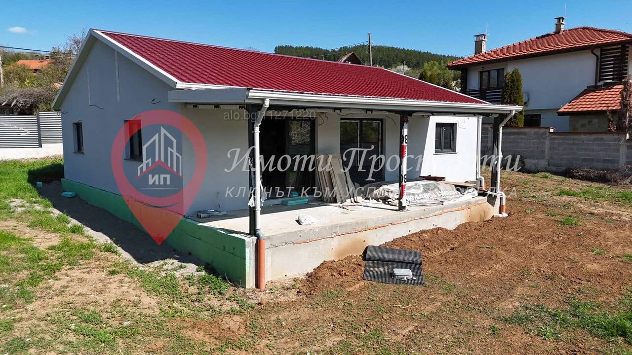 Продава къща обл. Перник село Долна Диканя Едноетажна къща 135 кв.м РЗП 900 кв.м двор | Къщи, Вили | Долна Диканя
