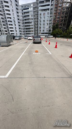 Външно паркомясто в Гербера 3