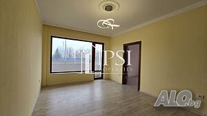 Тристаен апартамент с възможност за преустройство в четиристаен
