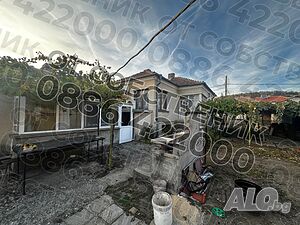 Къща с парцел 908 кв.м в гр. Каблешково - близо до училище и детска градина (35033.501.95.)