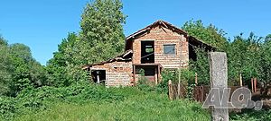 Продава се селскостопанска постройка със земя