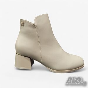 Дамски елегантни боти на ток в бежово B4162-2 beige
