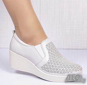Дамски обувки с ластик без връзки на платформа модел: W962-3 white