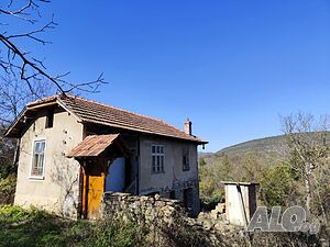Двуетажна къща с панорамна гледка